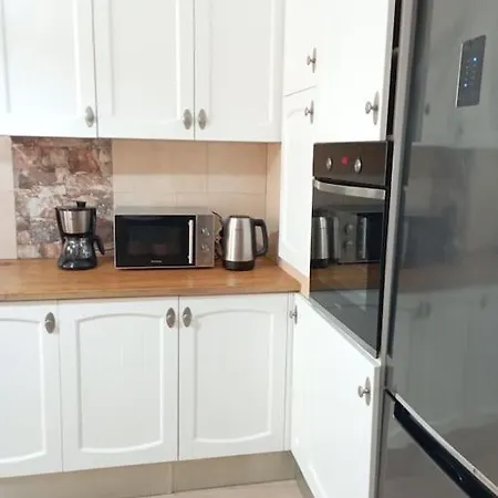 Apartment De 3 *